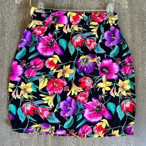 Vintage 90s y2k La belle Spring floral mini skirt